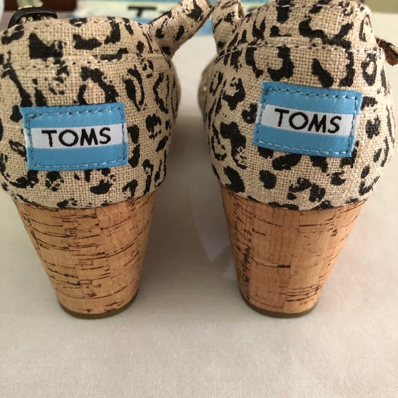Toms Animal Print Cork Wedge Sandal.   Size 8.5 - Picture 9 of 11